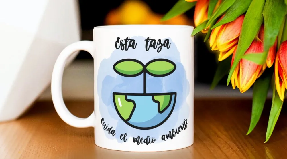 Cuidar el medio ambiente con tazas personalizadas de cerámica.