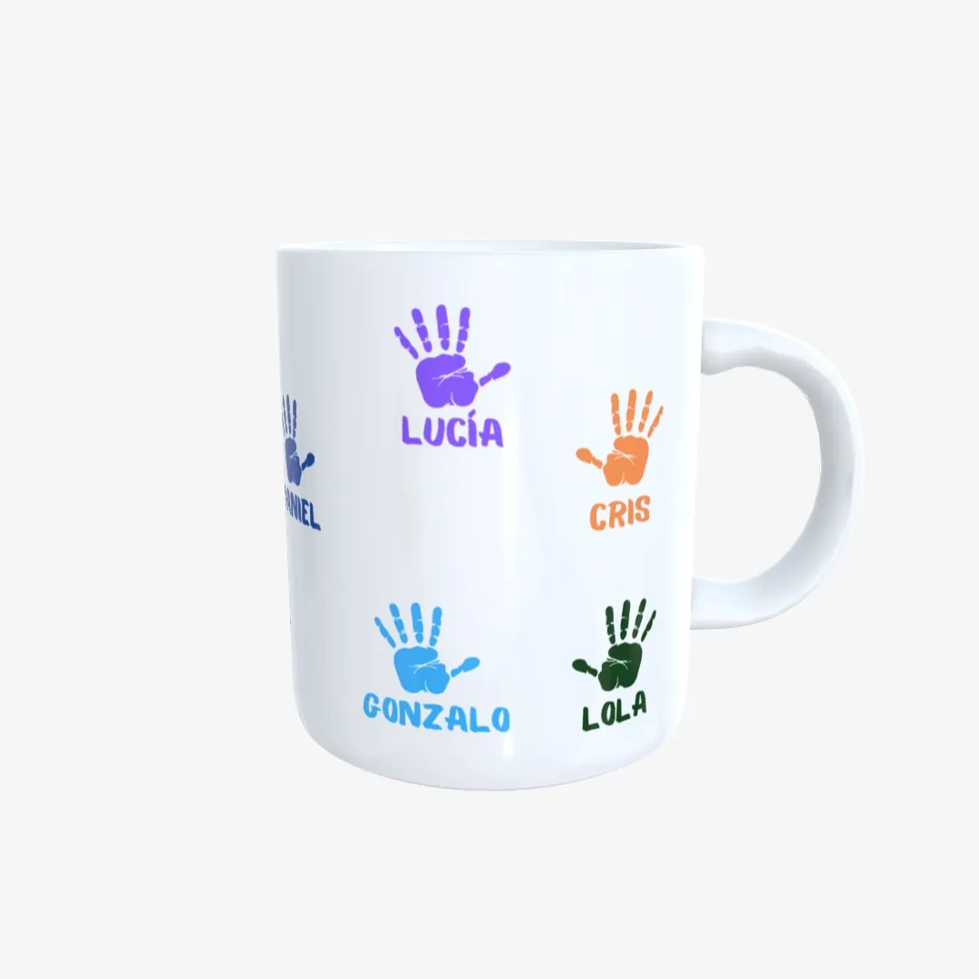 Taza mano alumnos 01 cerca.